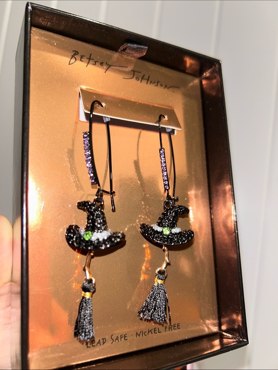 Betsey Johnson Jewelry - Betsey Johnson WITCH HAT BROOM SHEPHERD HOOK EARRING PINK NIB/NWT